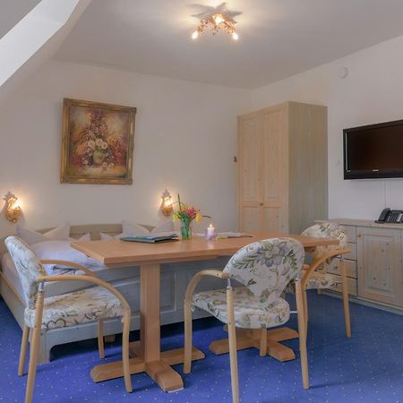 Hotel "Malerwinkel" Gmbh Seeon-Seebruck Buitenkant foto