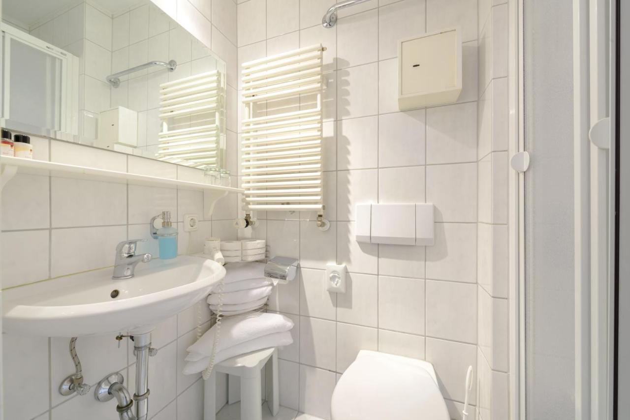 Hotel "Malerwinkel" Gmbh Seeon-Seebruck Kamer foto
