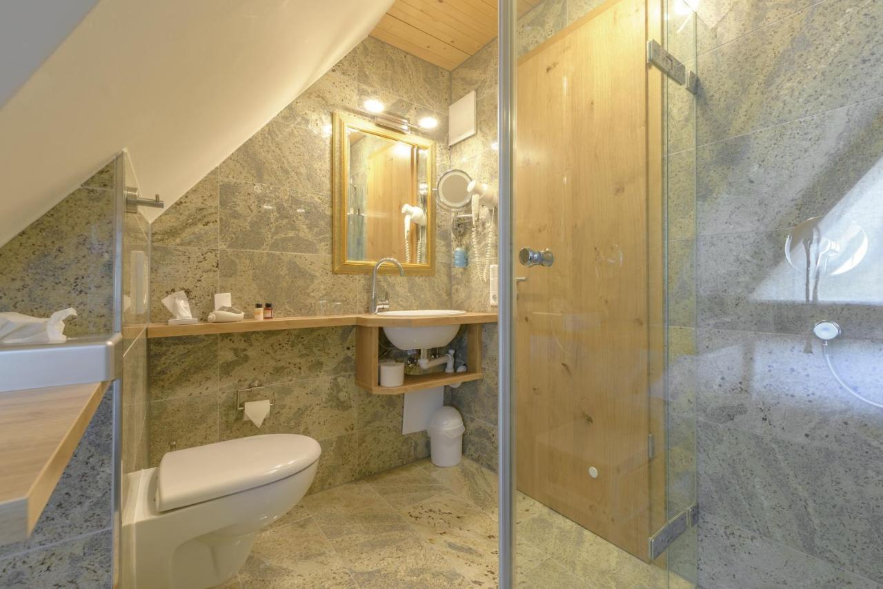 Hotel "Malerwinkel" Gmbh Seeon-Seebruck Kamer foto