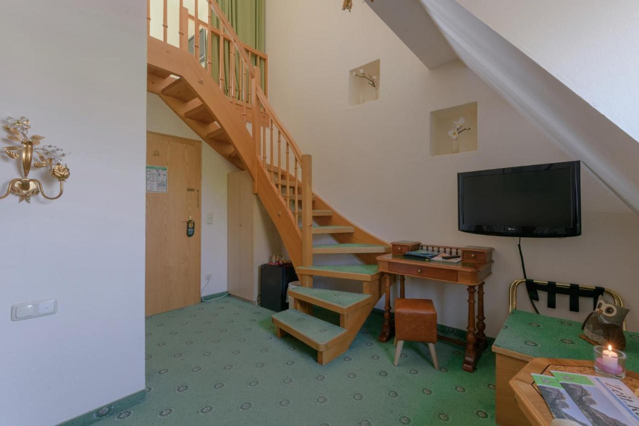 Hotel "Malerwinkel" Gmbh Seeon-Seebruck Kamer foto